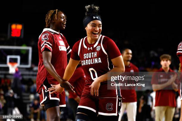 alma-mater_54239037763_o-South-Carolina-Gamecocks-football-vs-Illinois-Citrus-Bowl-Dec-31-2024-Credit-CJ-Driggers-GamecockCentral-e1735775794125